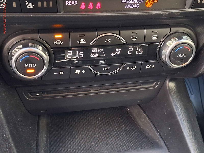 Mazda 3 (2017) 2.0 i, 1.maj, AC, TZ, navi - fotka 14 z 19