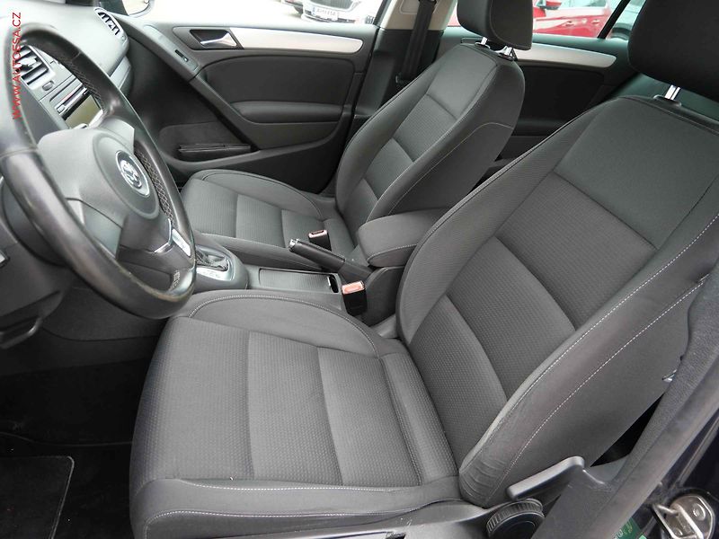 Volkswagen Golf (2011) 1.6 TDi, Comfortline, DSG - fotka 9 z 19