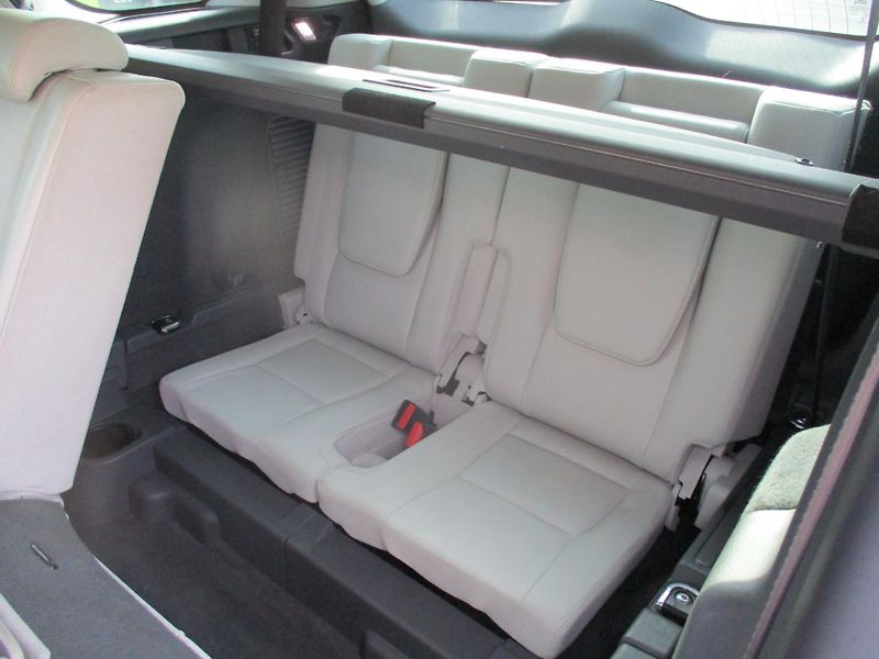 Land Rover Discovery Sport 2.0 TD4 110kW 4x4 koupeno CZ - fotka 31 z 42