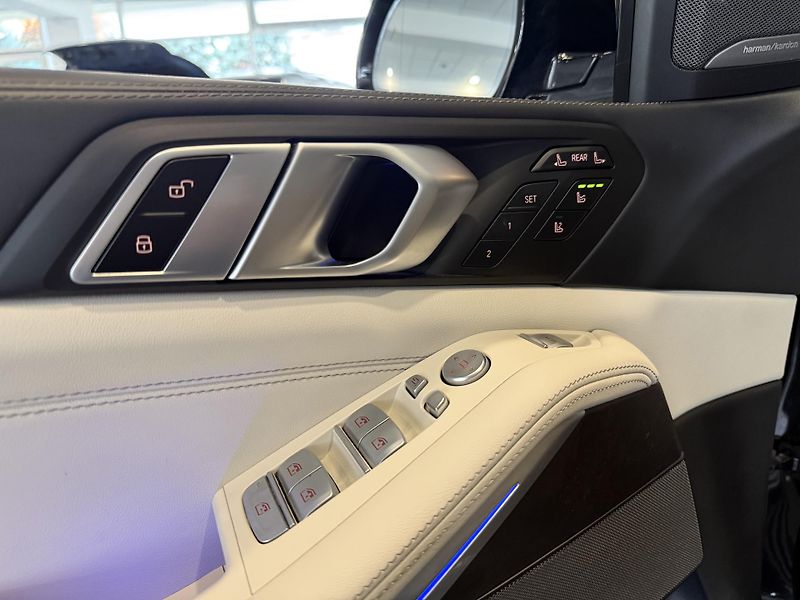 BMW X7 40d M Tažné Masáž Pano Záruka - fotka 5 z 48