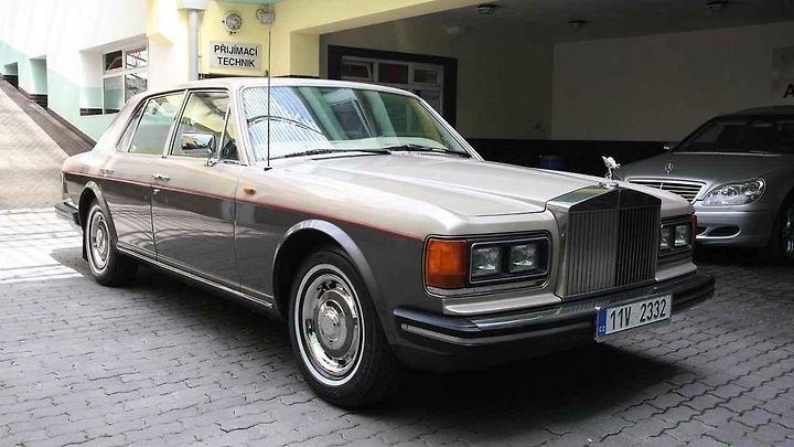 Rolls-Royce Silver Spirit.