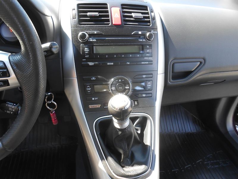 Toyota Auris 1.6VVTi,97KW,Tažné, Výhřev,CZ! - fotka 25 z 33