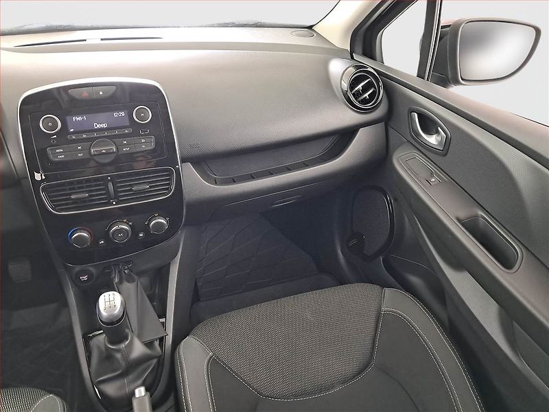 Renault Clio (2019) 0.9 TCe, Tempomat - fotka 8 z 14