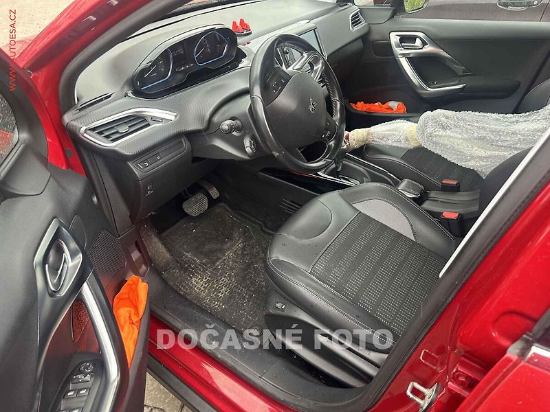 Peugeot 2008 (2018) 1.2pt, ČR, AT, autoAC - fotka 1 z 3