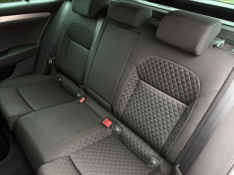 Škoda Superb 2.0 TDI Ambition/Virtual/ACC - fotka 22 z 25