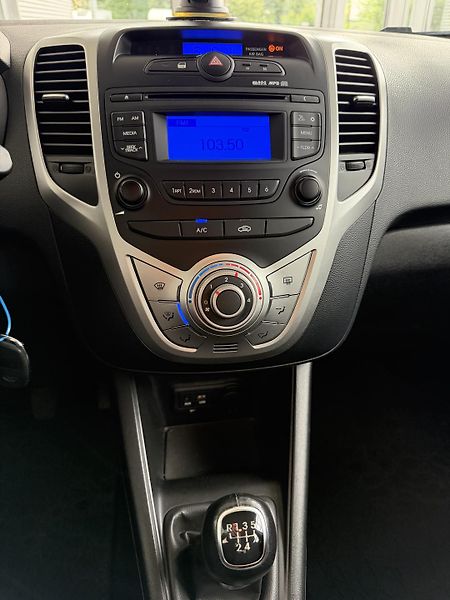 Hyundai ix20 (2016) 1.4I 66kW Trikolor Essential - fotka 14 z 20