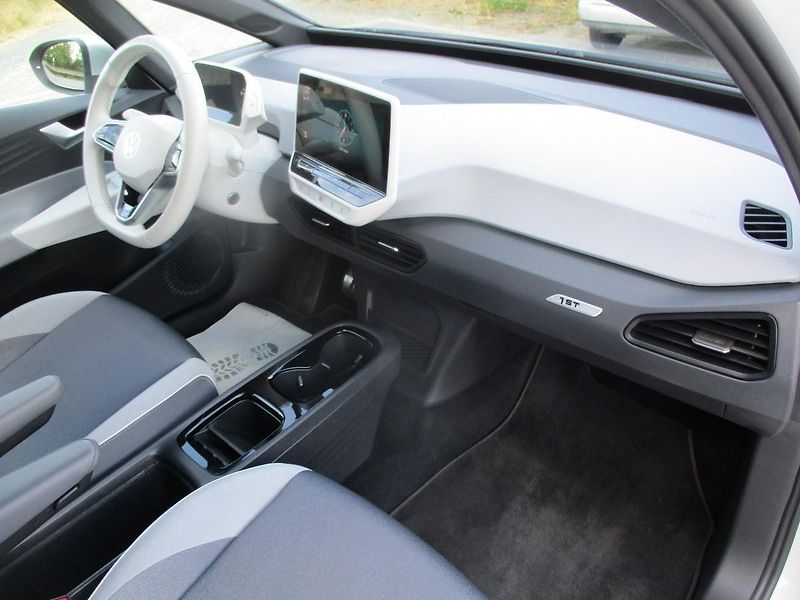 Volkswagen ID.3 PRO PERFOR 150kW (62kWh) 93TKM - fotka 33 z 52