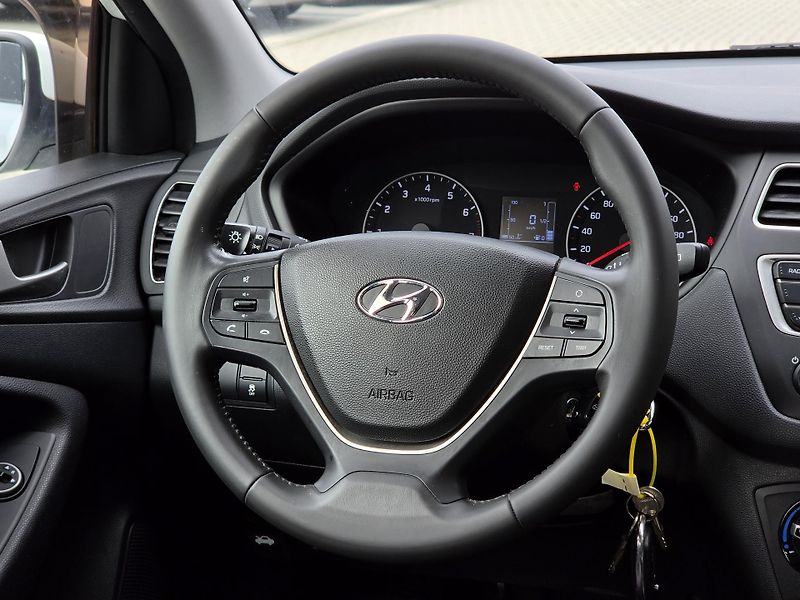 Hyundai i20 (2018) 1,2i 55kW - fotka 16 z 17