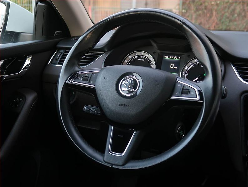Škoda Octavia (2017) Laurin&Klement 2.0 TDI, 4X4 - fotka 18 z 24
