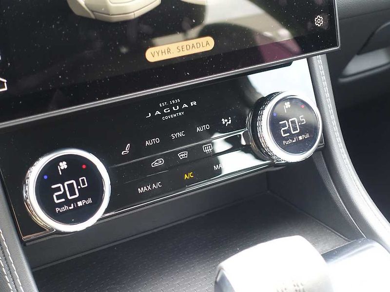 Jaguar F-Pace 2,0 R-Dynamic S D200 4x4 - fotka 29 z 38
