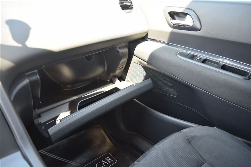 Peugeot 5008 1,6 HDI 84KW AUTOMAT PO SERVIS - fotka 47 z 49