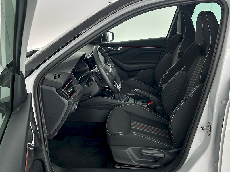 Škoda Kamiq (2025) DSG 1.0TSI 85kW Monte Carlo - fotka 7 z 33