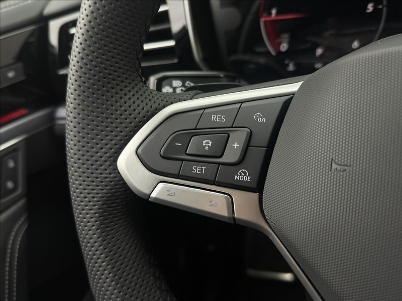 Volkswagen Touareg 3,0 HUD MASÁŽ NZTOP ČR ZÁRUKA - fotka 9 z 54