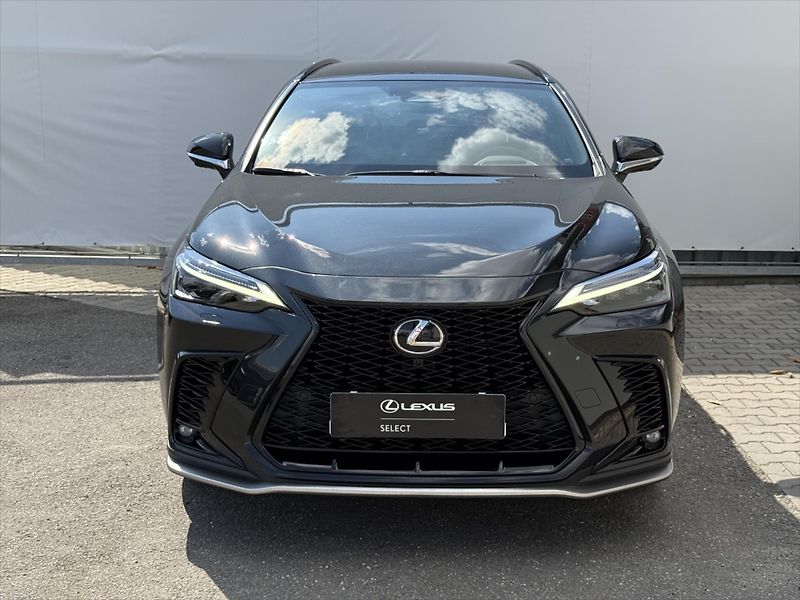 Lexus NX 350h 2,5 F-sport, 4x4 - fotka 2 z 28