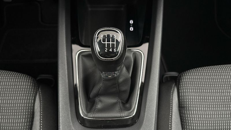Škoda Octavia 1.5 TSI Ambition Combi - fotka 22 z 25
