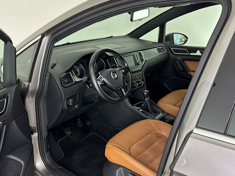 Volkswagen Golf Sportsvan Highline - fotka 6 z 28