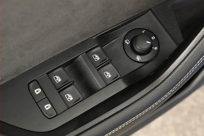 Škoda Superb (2020) Sportline iV 1.4 TSI PHEV - fotka 28 z 31