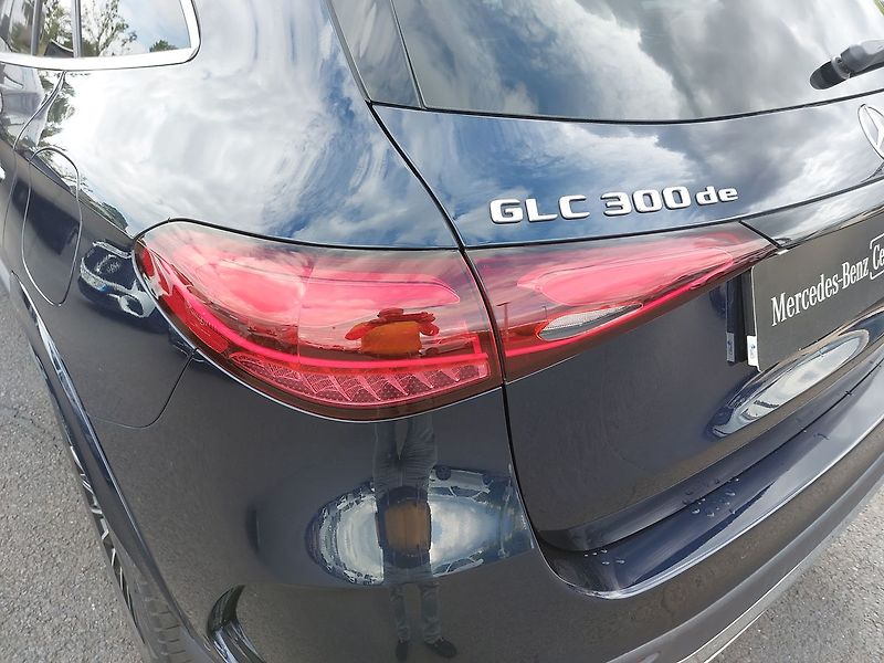 Mercedes-Benz GLC 300de AMG 4Matic - fotka 13 z 26