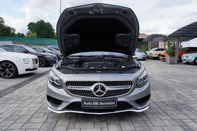 Mercedes-Benz Třídy S S 500 4Matic Coupe AMG - fotka 9 z 48