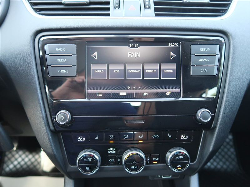 Škoda Octavia 1,6 TDi,85kW,1majČR,tempomat - fotka 14 z 24