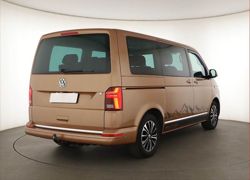 Volkswagen Multivan (2021) Highline 2.0 TDI 4Motion, ČR - fotka 5 z 20