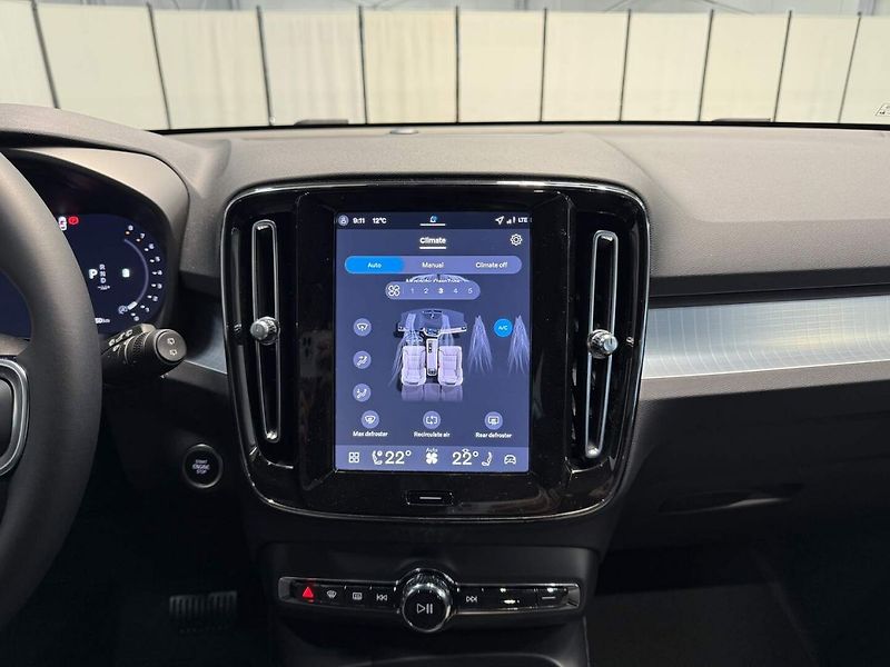 Volvo XC40 (2026) B3 2.0L 163 HP AT7 FWD CORE - fotka 12 z 23