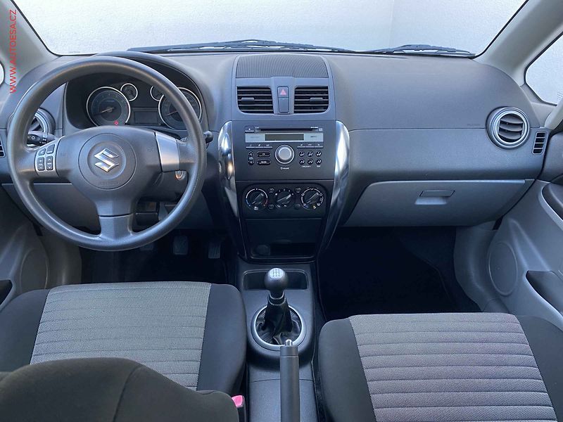 Suzuki SX4 (2014) 1.6i 4x4, ČR, Klima - fotka 8 z 16