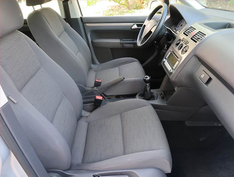 Volkswagen Touran (2007) 1.6, LPG, Tempomat - fotka 9 z 17