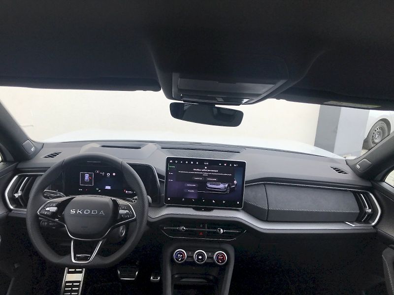 Škoda Kodiaq (2025) SPORTLINE 4X4 TD 142/2.0 A7A - fotka 5 z 27