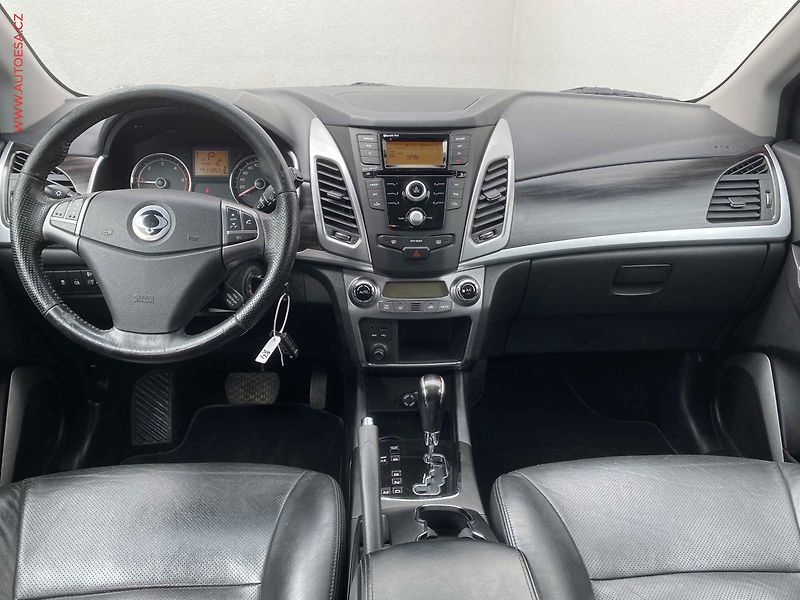 SsangYong Korando (2015) 2.0 TD 4x4, AT, TZ, kůže - fotka 8 z 16