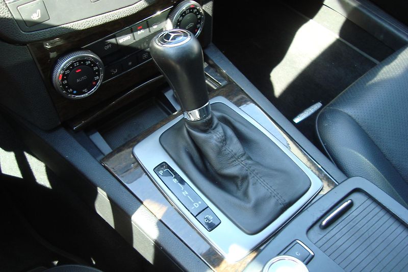 Mercedes-Benz Třídy C (2008) 220CDi,AUT,ČR,Servisní kniha - fotka 48 z 65