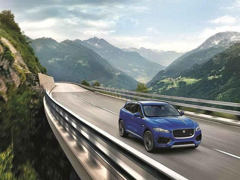 Jaguar F-Pace.