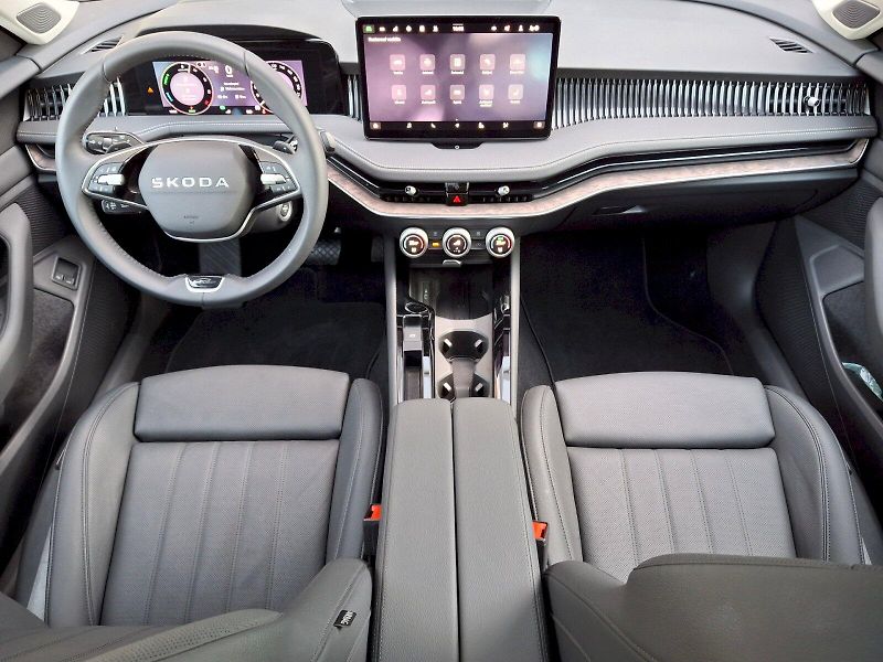 Škoda Superb (2025) Combi iV L&K DSG 1,5TSi 150kW - fotka 5 z 35