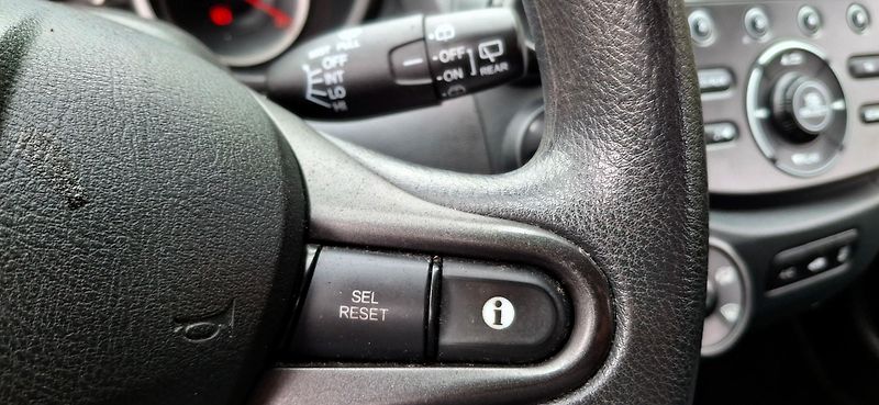 Honda Jazz 1.2 VTEC 66 kw - fotka 28 z 42