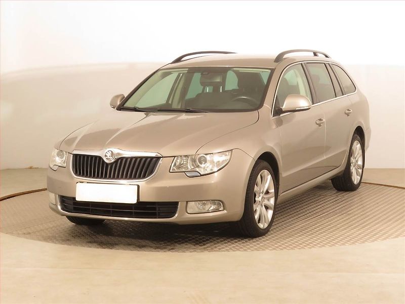 Škoda Superb (2012) Ambition 2.0 TDI, Serv.kniha - fotka 2 z 15