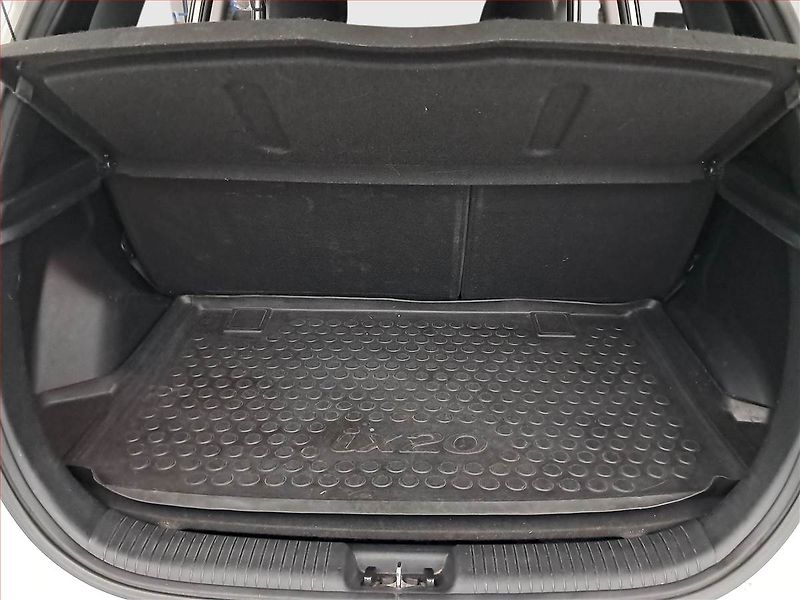 Hyundai ix20 (2014) 1.6 CVVT, LPG, Automat - fotka 14 z 17