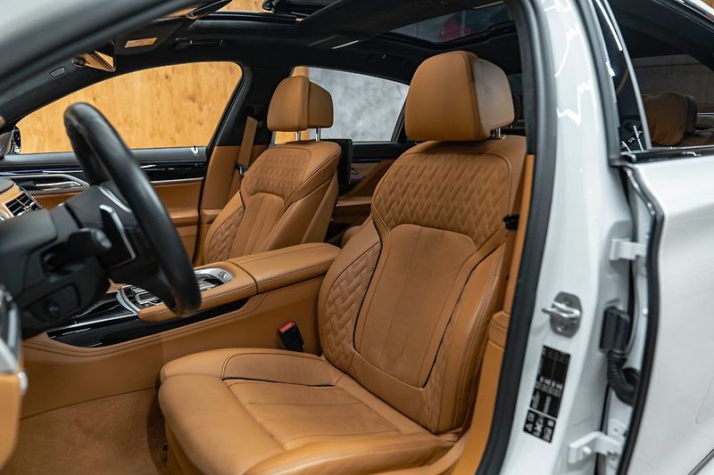 BMW Ostatní Li xDrive - fotka 20 z 32