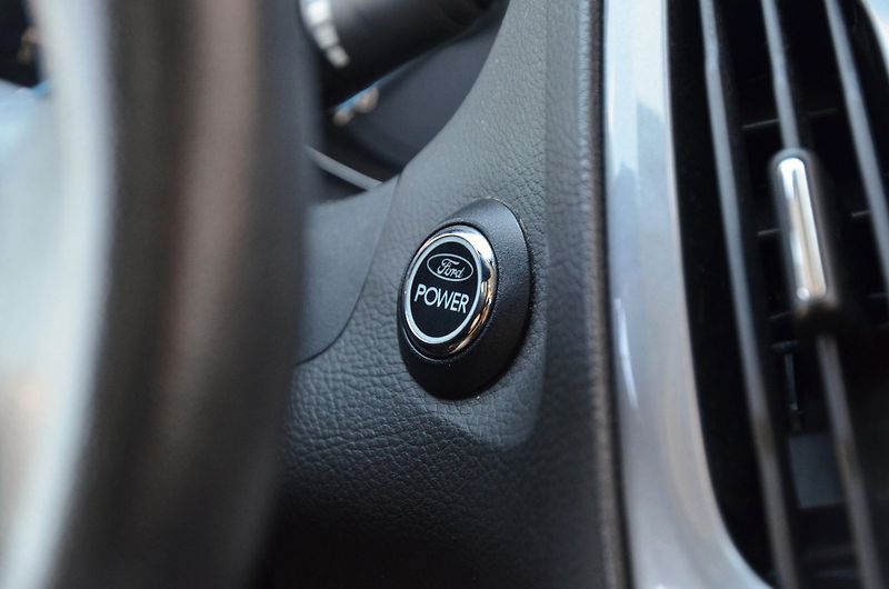 Ford Focus (2011) 1.6 EcoBoost 110kW Titanium  - fotka 25 z 36