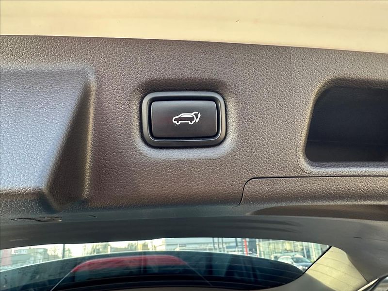 Hyundai Santa Fe 2,2 CRDI 4WD DCT SMART TECHNOL - fotka 6 z 34