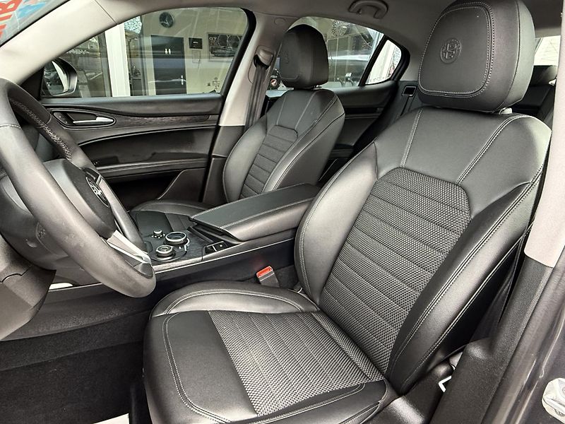 Alfa Romeo Stelvio 2,0T Q4 280PS 4x4 Automat - fotka 17 z 40