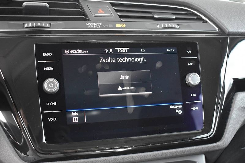 Volkswagen Touran (2023) 1.5TSI 110kW 7 míst, LED - fotka 24 z 25