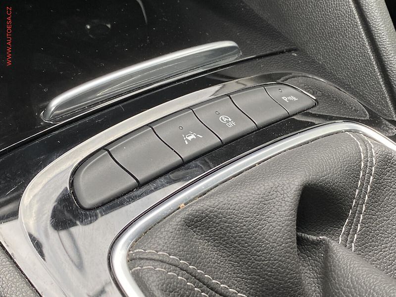 Opel Insignia (2018) 1.6 CDTi, ČR, LED - fotka 14 z 18