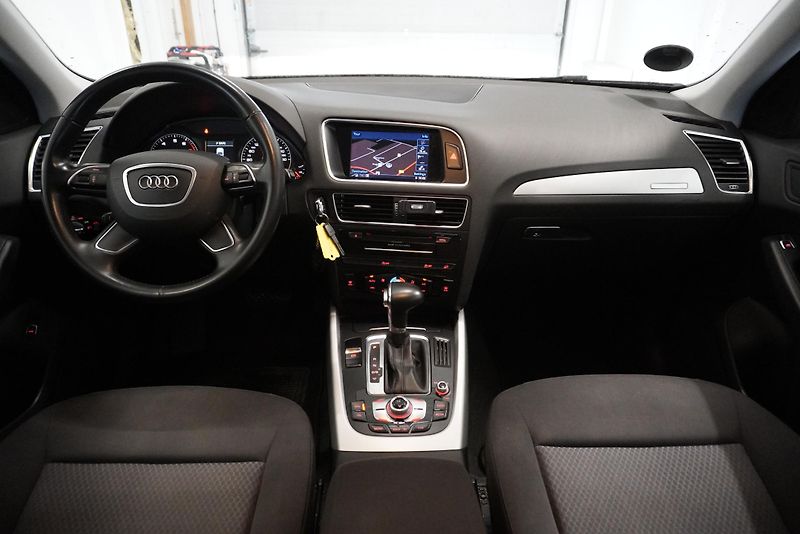 Audi Q5  2,0 TFSI QUATTRO AUT. - fotka 19 z 27