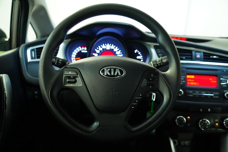 Kia Ceed - fotka 18 z 23