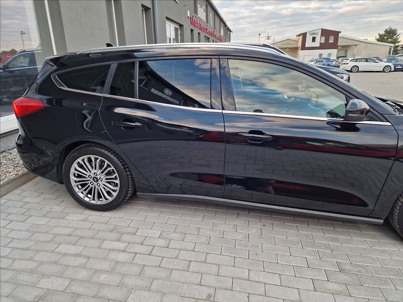 Ford Focus 1.5 EcoBlue Titanium,ČR,1.Maj - fotka 41 z 47