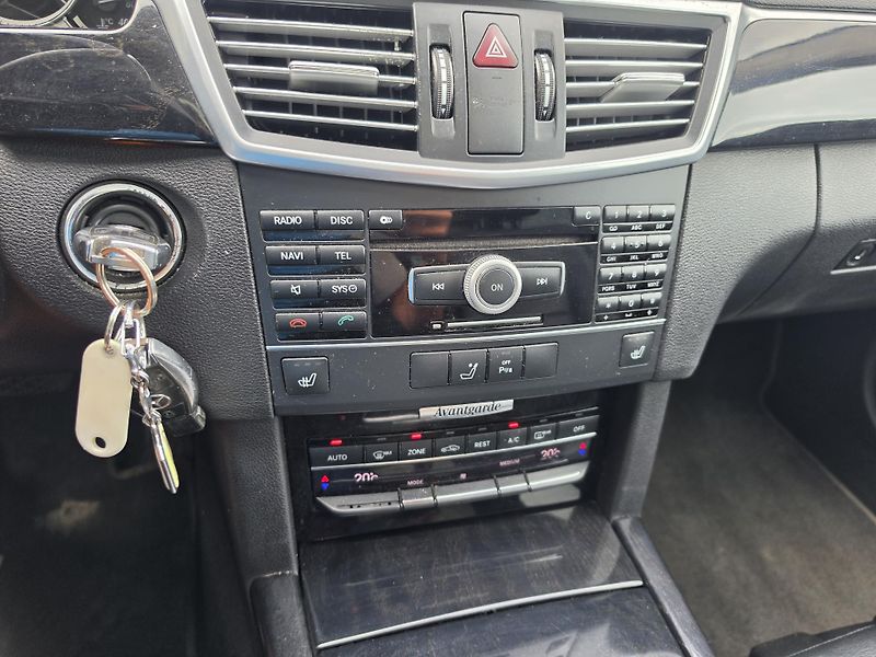 Mercedes-Benz Třídy E 300CDI V6 Avantgarde TZ  - fotka 26 z 30