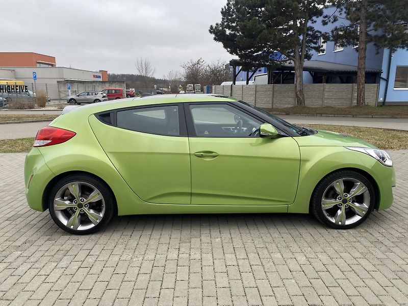 Hyundai Veloster 1.6i,PRÉMIUM, AUTOMAT,PLNÁ VÝB - fotka 6 z 47