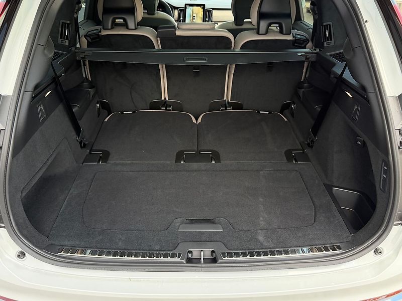 Volvo XC90 AKCE 4+4 ULTRA T8, B&W, VZDUCH - fotka 13 z 25