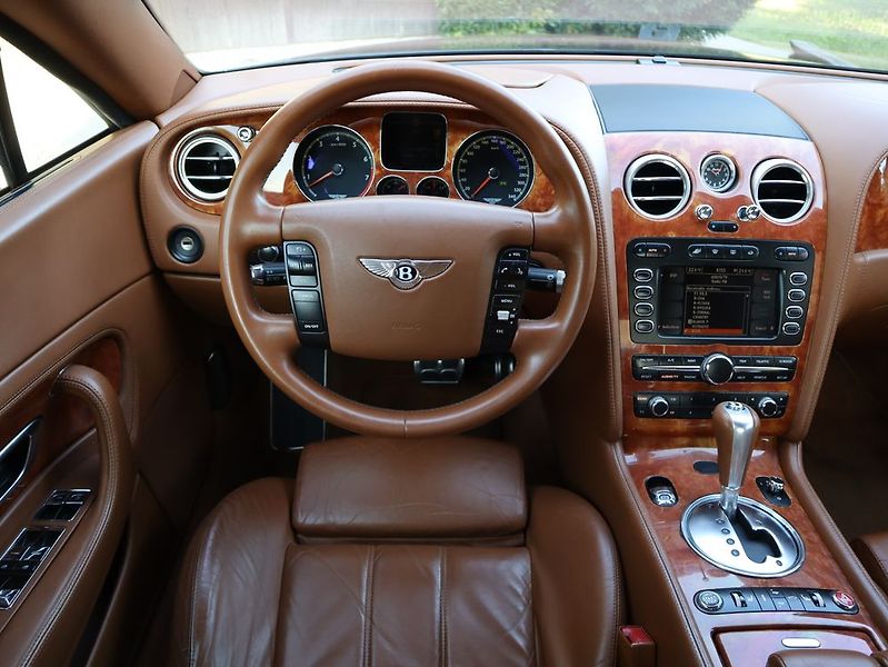 Bentley Continental GT (2004) - fotka 23 z 42