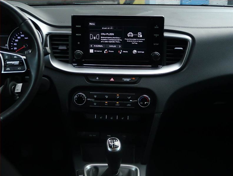Kia Ceed (2023) Spin 1.0 T-GDI, SPIN, DPH - fotka 12 z 19